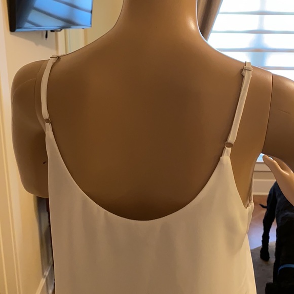 Lulu’s White detailed top - Picture 3 of 4